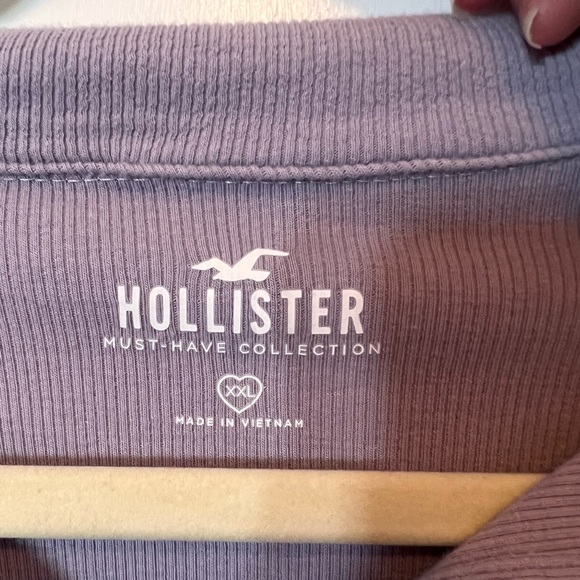 Hollister Shirt - Picture 4 of 4